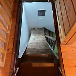 Hideaway I * أراخوفا